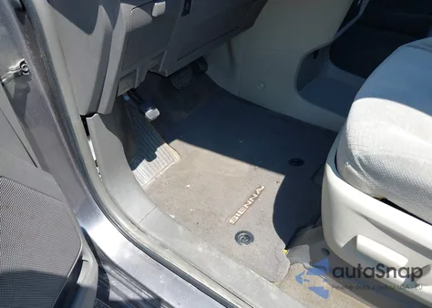 2015 Toyota Sienna Le 8 Passenger из США, поврежденный, VIN 5TDKK3DC4FS617903